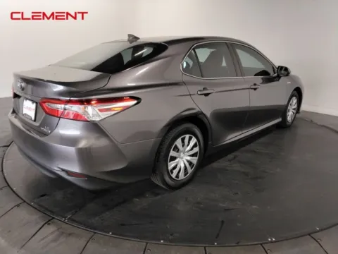 More photos of 2020 Toyota Camry Hybrid LE at Clement Supercenter, MO
