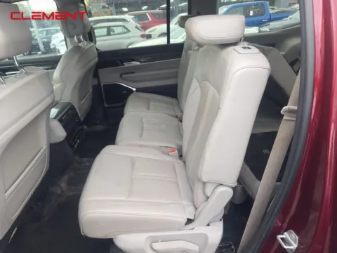 More photos of 2022 Jeep Wagoneer Series II at Clement Supercenter, MO