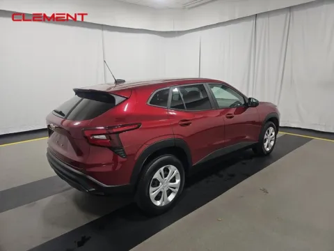 More photos of 2025 Chevrolet Trax LS at Clement Supercenter, MO