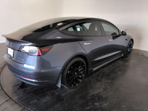 More photos of 2018 Tesla Model 3 Long Range at Clement Supercenter, MO