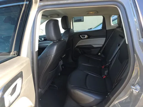 More photos of 2022 Jeep Compass Limited at Clement Supercenter, MO