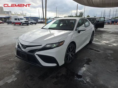 White 2024 Toyota Camry SE for sale in St. Charles, MO