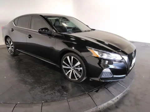 More photos of 2022 Nissan Altima 2.5 SR at Clement Supercenter, MO