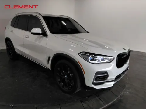 Another view of 2022 BMW X5 xDrive40i for sale in St. Charles, MO at Clement Supercenter