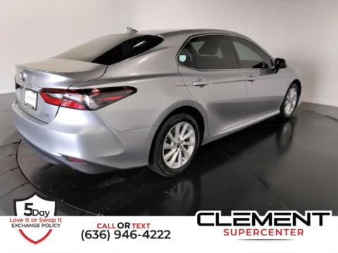More photos of 2022 Toyota Camry LE at Clement Supercenter, MO