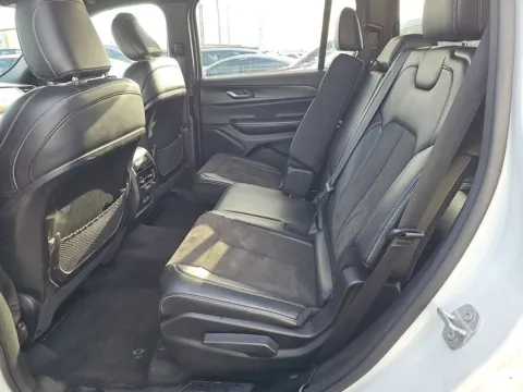 More photos of 2023 Jeep Grand Cherokee L Altitude at Clement Supercenter, MO