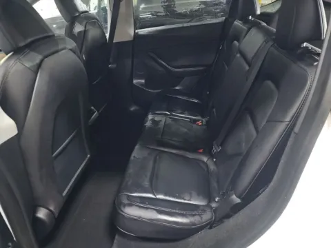 More photos of 2024 Tesla Model Y Long Range at Clement Supercenter, MO