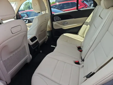 More photos of 2020 Mercedes-Benz GLE 350 at Clement Supercenter, MO