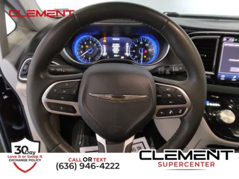 Black 2023 Chrysler Pacifica Touring L for sale in St. Charles, MO