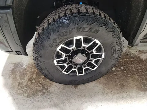 More photos of 2024 GMC Sierra 2500HD AT4X at Clement Supercenter, MO