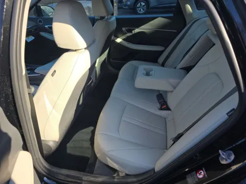 More photos of 2023 Hyundai Sonata Limited at Clement Supercenter, MO