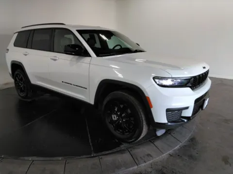 More photos of 2024 Jeep Grand Cherokee L Altitude at Clement Supercenter, MO
