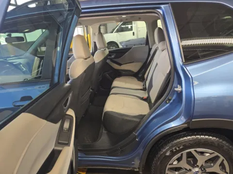 More photos of 2023 Subaru Forester Premium at Clement Supercenter, MO