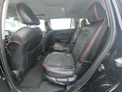 More photos of 2023 Toyota Highlander XLE at Clement Supercenter, MO