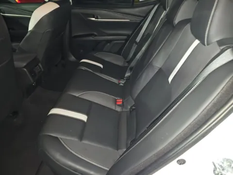 More photos of 2025 Toyota Camry SE at Clement Supercenter, MO