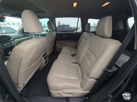 More photos of 2021 Honda Pilot EX-L at Clement Supercenter, MO