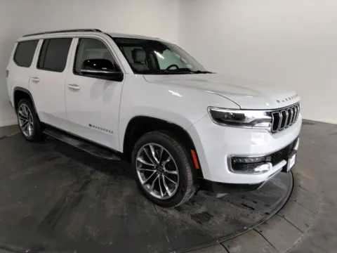 More photos of 2023 Jeep Wagoneer Series II at Clement Supercenter, MO