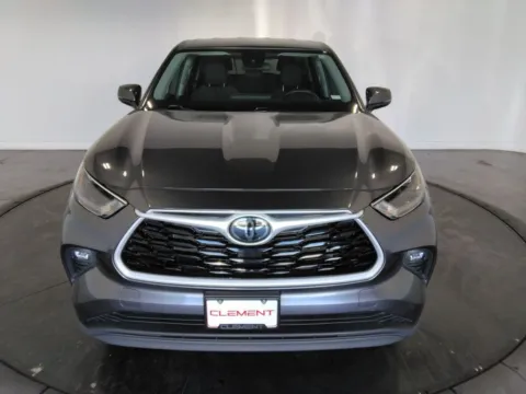 Another view of 2024 Toyota Highlander LE for sale in St. Charles, MO at Clement Supercenter