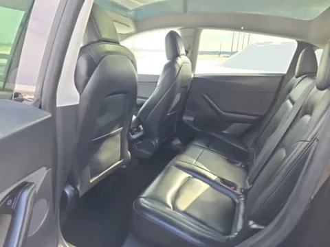 More photos of 2021 Tesla Model Y Long Range at Clement Supercenter, MO