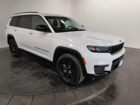More photos of 2024 Jeep Grand Cherokee L Altitude at Clement Supercenter, MO