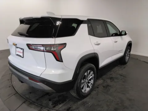 More photos of 2025 Chevrolet Equinox LT at Clement Supercenter, MO