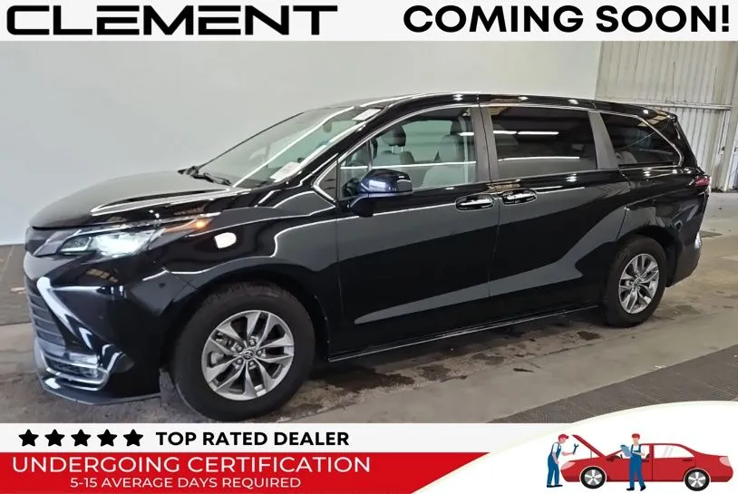 2022 Toyota Sienna XLE for sale in St. Charles, MO