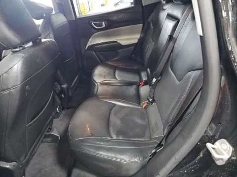 More photos of 2022 Jeep Compass Limited at Clement Supercenter, MO