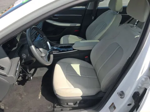 Another view of 2023 Hyundai Sonata SEL for sale in St. Charles, MO at Clement Supercenter