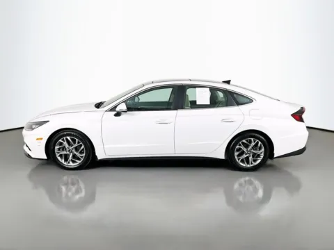 More photos of 2023 Hyundai Sonata SEL at Clement Supercenter, MO