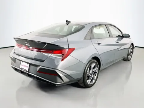 More photos of 2025 Hyundai Elantra SEL Sport at Clement Supercenter, MO