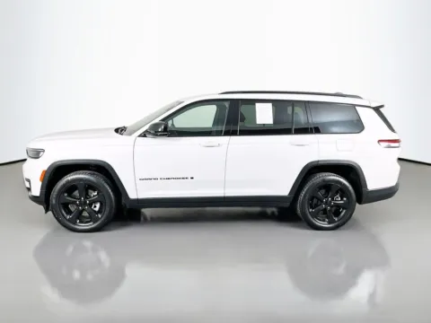 More photos of 2023 Jeep Grand Cherokee L Altitude at Clement Supercenter, MO
