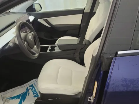 More photos of 2021 Tesla Model Y Long Range at Clement Supercenter, MO