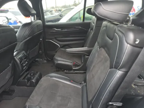 More photos of 2023 Jeep Grand Cherokee L Altitude at Clement Supercenter, MO