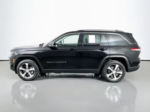 More photos of 2022 Jeep Grand Cherokee 4xe at Clement Supercenter, MO