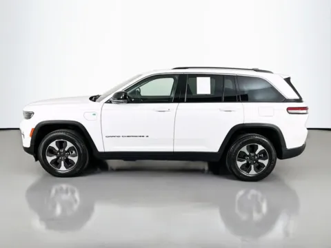 More photos of 2022 Jeep Grand Cherokee 4xe at Clement Supercenter, MO