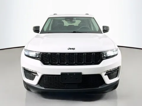 Photos of 2023 Jeep Grand Cherokee Limited for sale in St. Charles, MO at Clement Supercenter