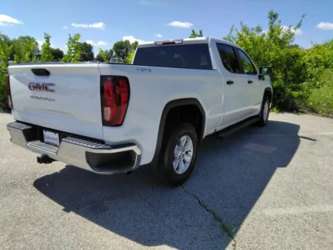 More photos of 2022 GMC Sierra 1500 Pro at Clement Supercenter, MO