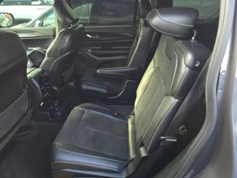 More photos of 2023 Jeep Grand Cherokee L Altitude at Clement Supercenter, MO