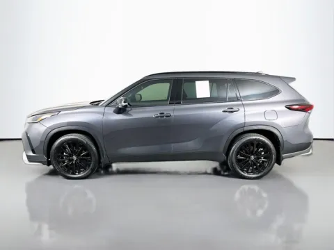 More photos of 2025 Toyota Highlander Limited at Clement Supercenter, MO