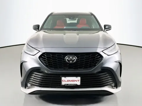 Photos of 2025 Toyota Highlander Limited for sale in St. Charles, MO at Clement Supercenter