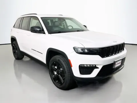 Another view of 2023 Jeep Grand Cherokee Limited for sale in St. Charles, MO at Clement Supercenter