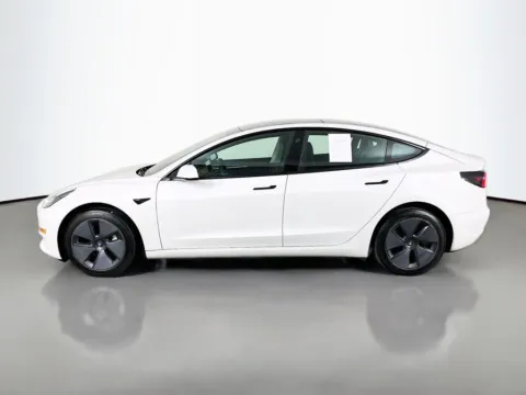 More photos of 2023 Tesla Model 3 at Clement Supercenter, MO
