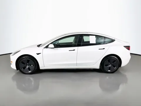 More photos of 2023 Tesla Model 3 at Clement Supercenter, MO