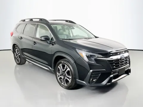 More photos of 2023 Subaru Ascent Limited at Clement Supercenter, MO