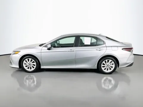 More photos of 2022 Toyota Camry LE at Clement Supercenter, MO