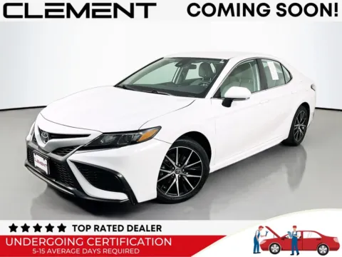 White 2023 Toyota Camry SE for sale in St. Charles, MO