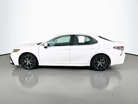 More photos of 2023 Toyota Camry SE at Clement Supercenter, MO