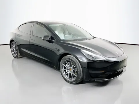 More photos of 2023 Tesla Model 3 at Clement Supercenter, MO