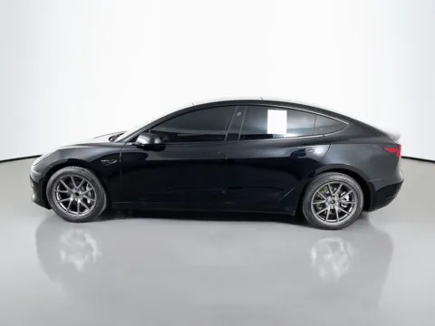 More photos of 2023 Tesla Model 3 at Clement Supercenter, MO