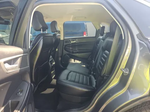 More photos of 2021 Ford Edge SEL at Clement Supercenter, MO